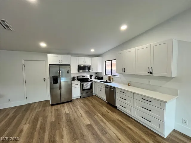 $2,699 | 6191 Bullion Boulevard, Las Vegas, NV 89103