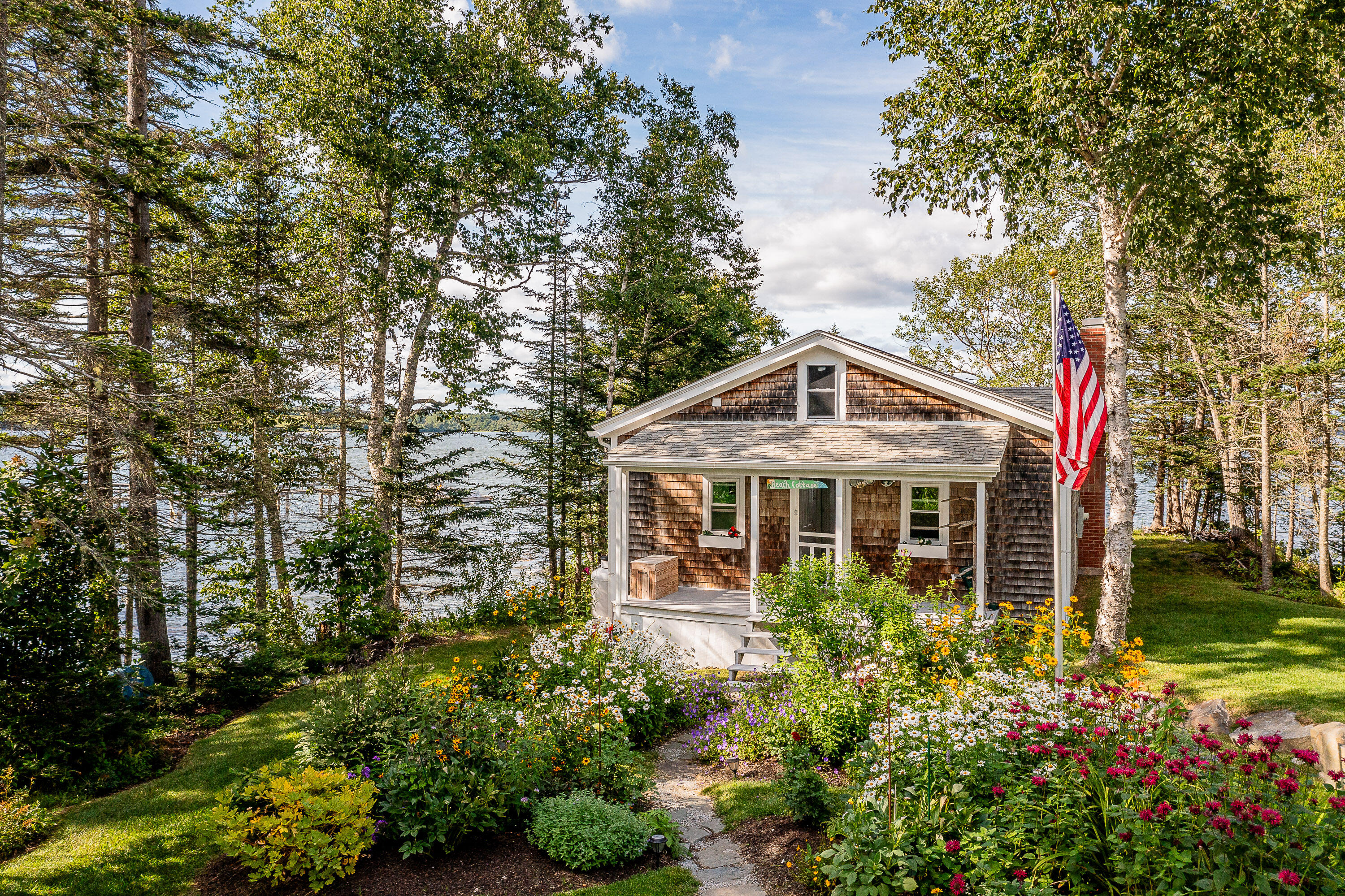 173 Otis Point Road Tenants Harbor, ME 04860 - Photo 9 of 40 47_173OtisPoint_S_print