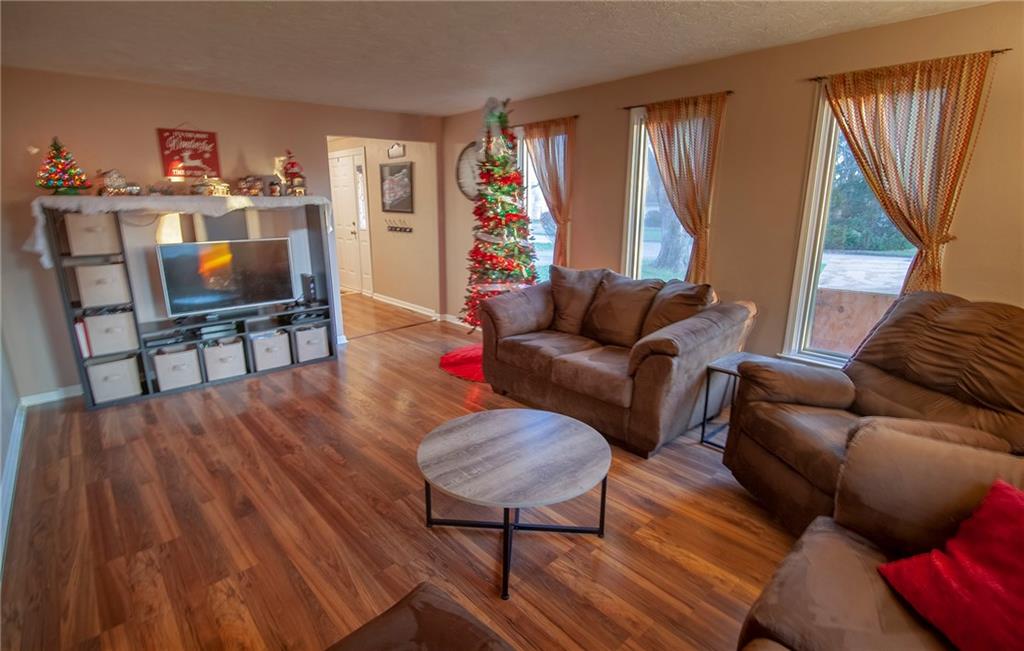 104 East Falcon Run Pendleton, IN 46064 - Photo 5 of 31 Gallery Image 5