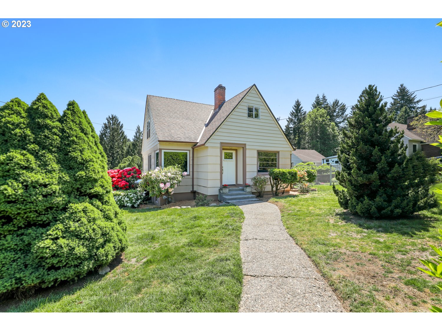 2820 Southwest Taylors Ferry Road Portland, OR 97219 - Photo 1 of 45 Gallery Image 1