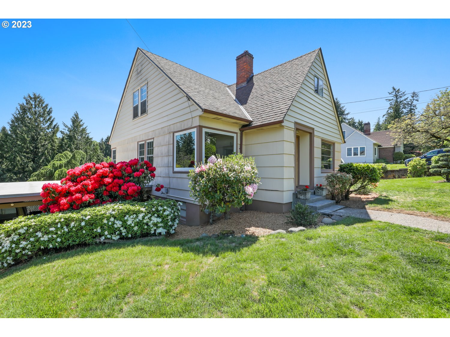 2820 Southwest Taylors Ferry Road Portland, OR 97219 - Photo 2 of 45 Gallery Image 2