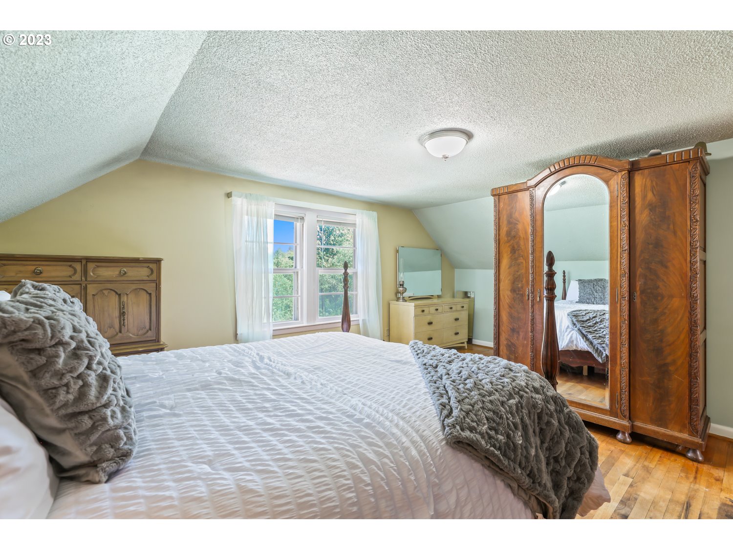 2820 Southwest Taylors Ferry Road Portland, OR 97219 - Photo 24 of 45 Gallery Image 24