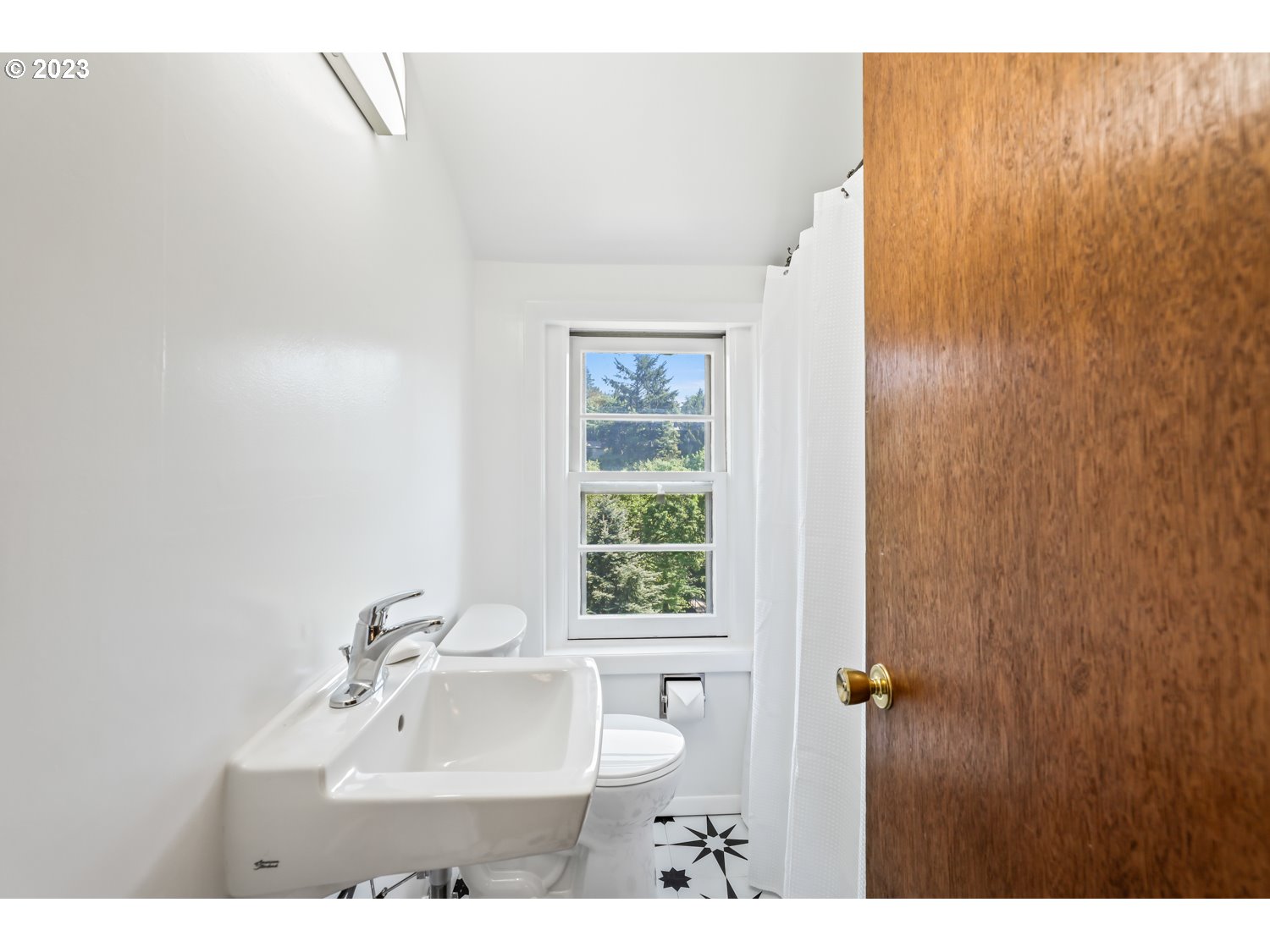 2820 Southwest Taylors Ferry Road Portland, OR 97219 - Photo 31 of 45 Gallery Image 31