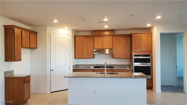 $3,095 | 6 Sun Mirage Avenue, Henderson, NV 89011