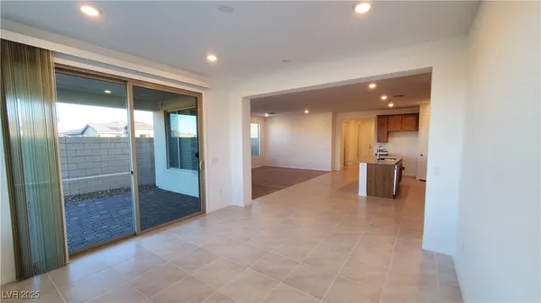 $2,950 | 6 Sun Mirage Avenue, Henderson, NV 89011