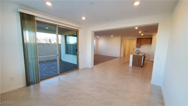 $2,950 | 6 Sun Mirage Avenue, Henderson, NV 89011