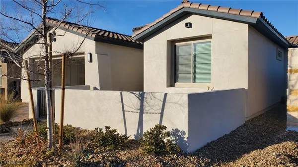 $2,950 | 6 Sun Mirage Avenue, Henderson, NV 89011