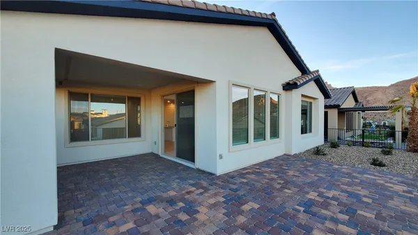 $2,950 | 6 Sun Mirage Avenue, Henderson, NV 89011