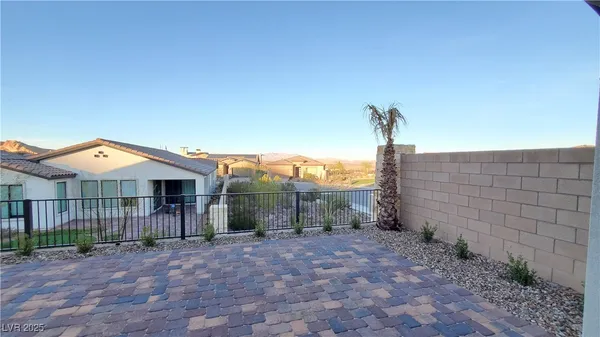 $2,950 | 6 Sun Mirage Avenue, Henderson, NV 89011