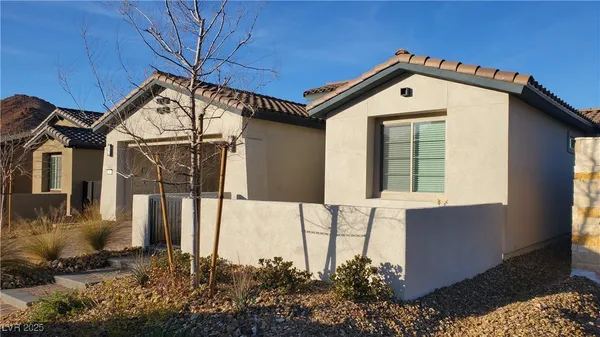 $2,950 | 6 Sun Mirage Avenue, Henderson, NV 89011