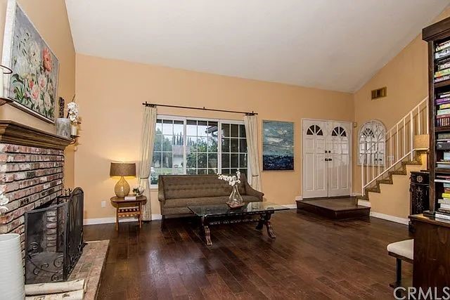 2463 Falling Oak Drive Riverside, CA 92506 - Photo 3 of 18