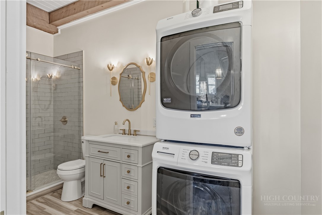 355 South River Hills Road Lansing, NC 28643 - Photo 11 of 40