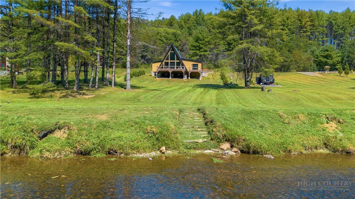 355 South River Hills Road Lansing, NC 28643 - Photo 2 of 40