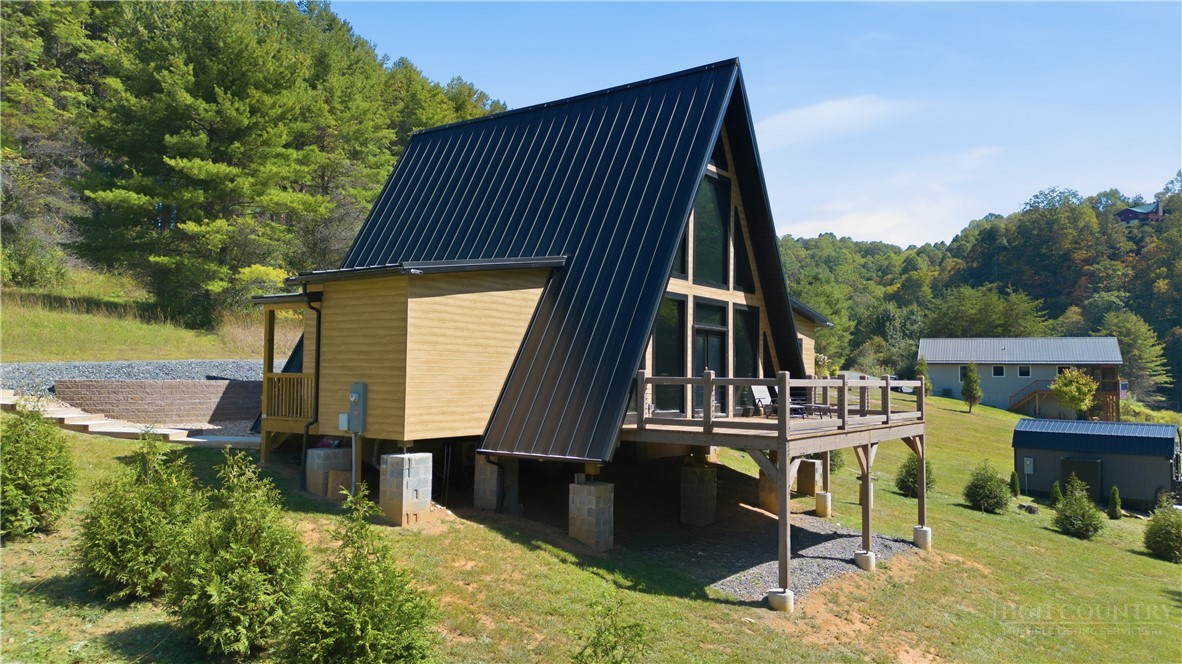 355 South River Hills Road Lansing, NC 28643 - Photo 36 of 40