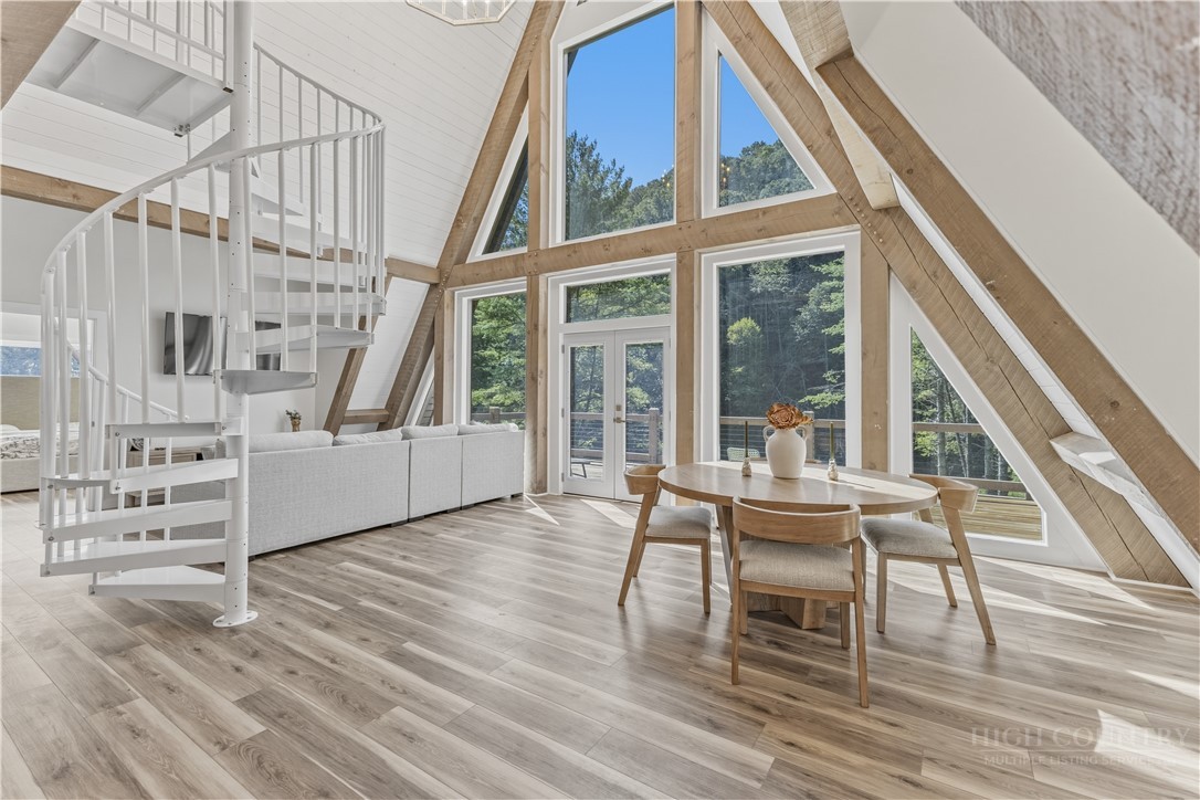 355 South River Hills Road Lansing, NC 28643 - Photo 4 of 40