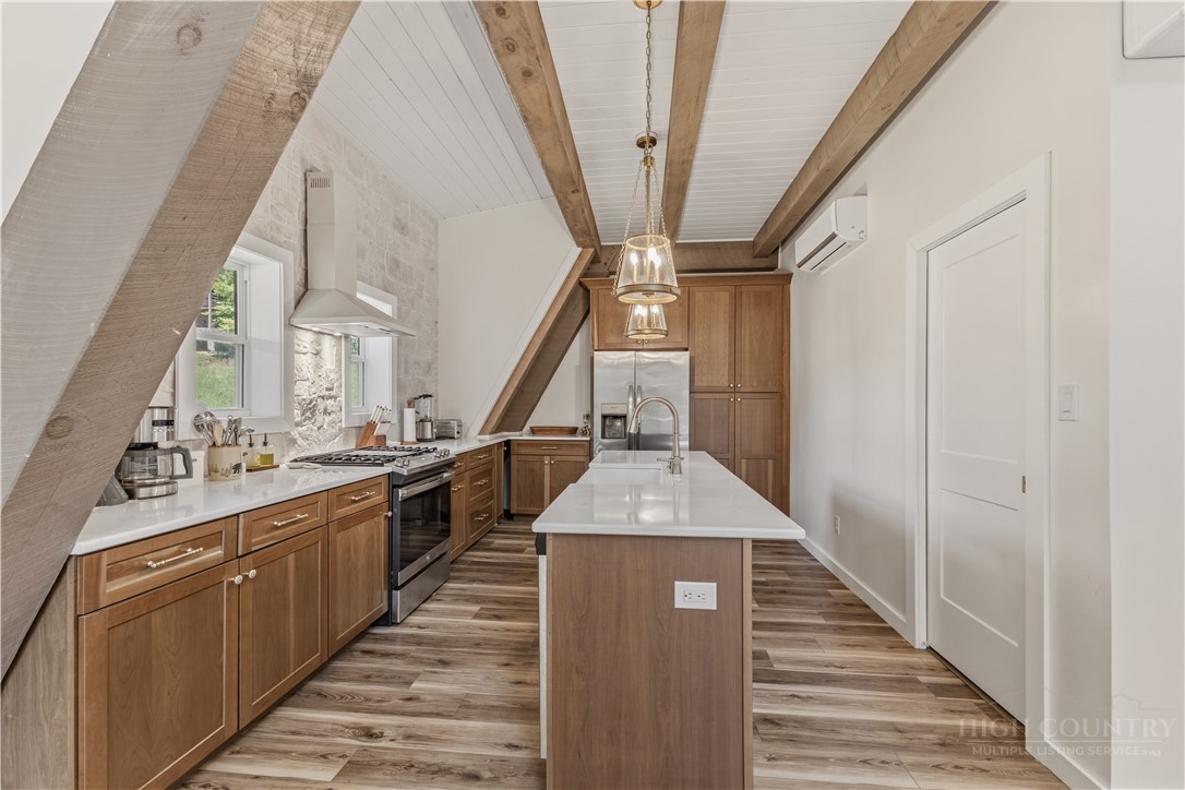 355 South River Hills Road Lansing, NC 28643 - Photo 8 of 40