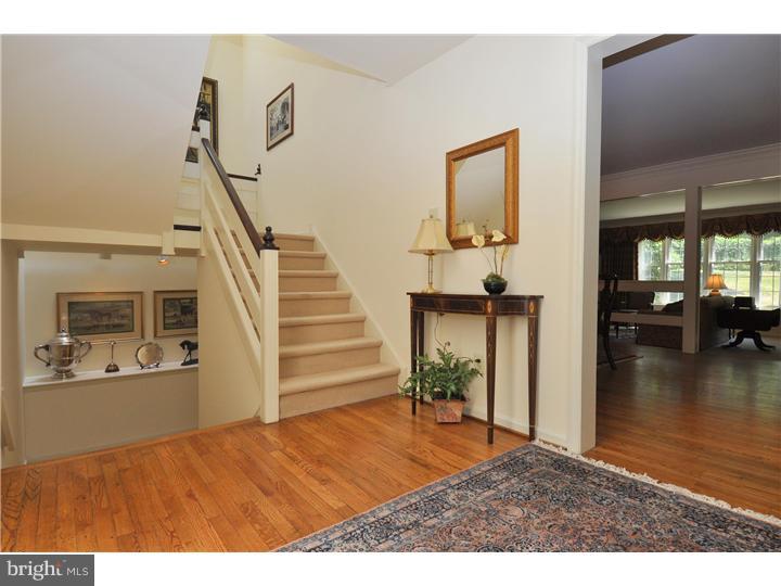 445 Inveraray Road Villanova, PA 19085 - Photo 3 of 24