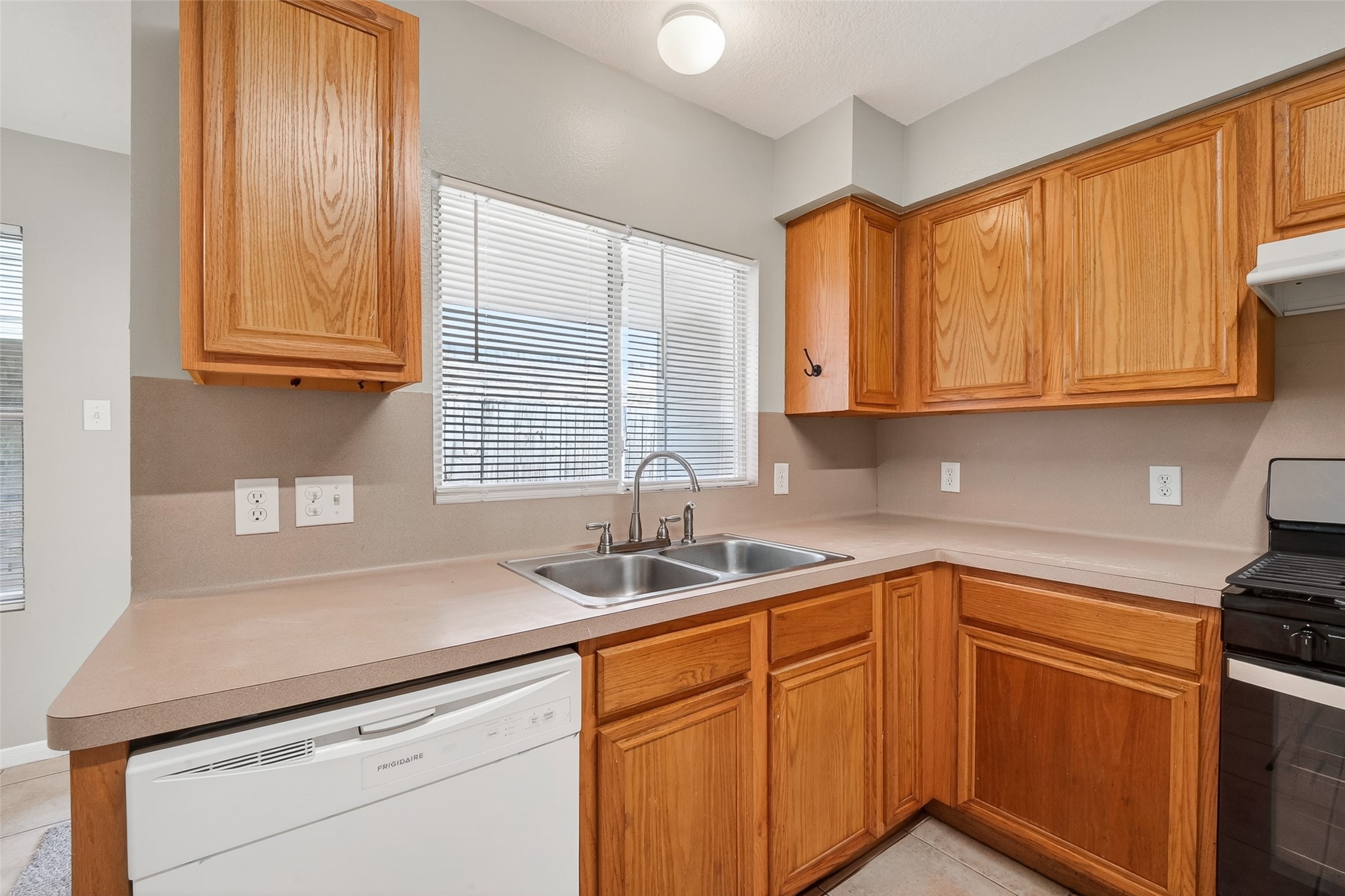 1118 Chestnut Bough Street Channelview, TX 77530 - Photo 18 of 39