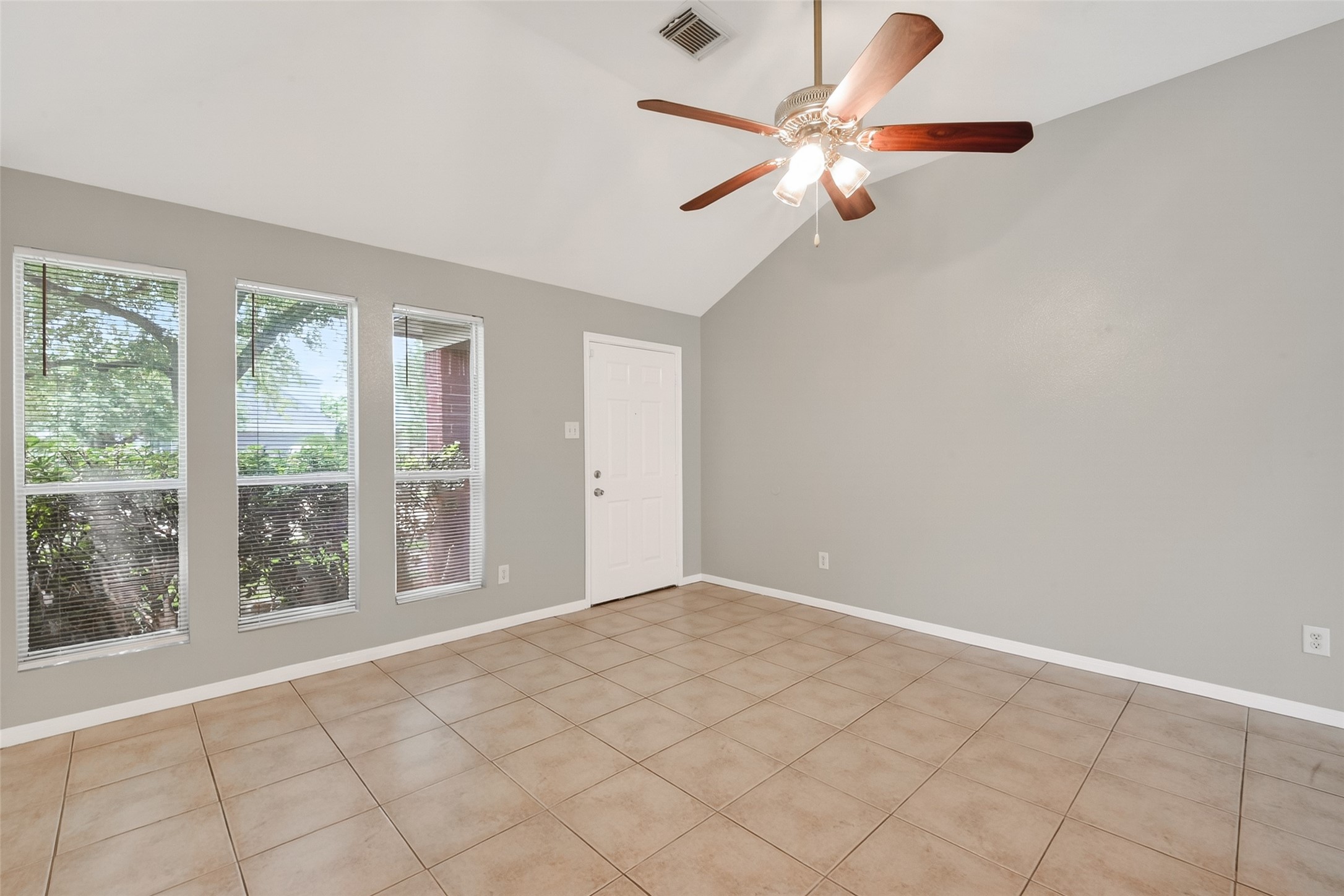 1118 Chestnut Bough Street Channelview, TX 77530 - Photo 8 of 39