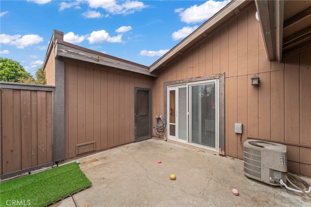 14456 Foothill, Unit 47 Sylmar, CA 91342 - Photo 24 of 26 a backyard of a house