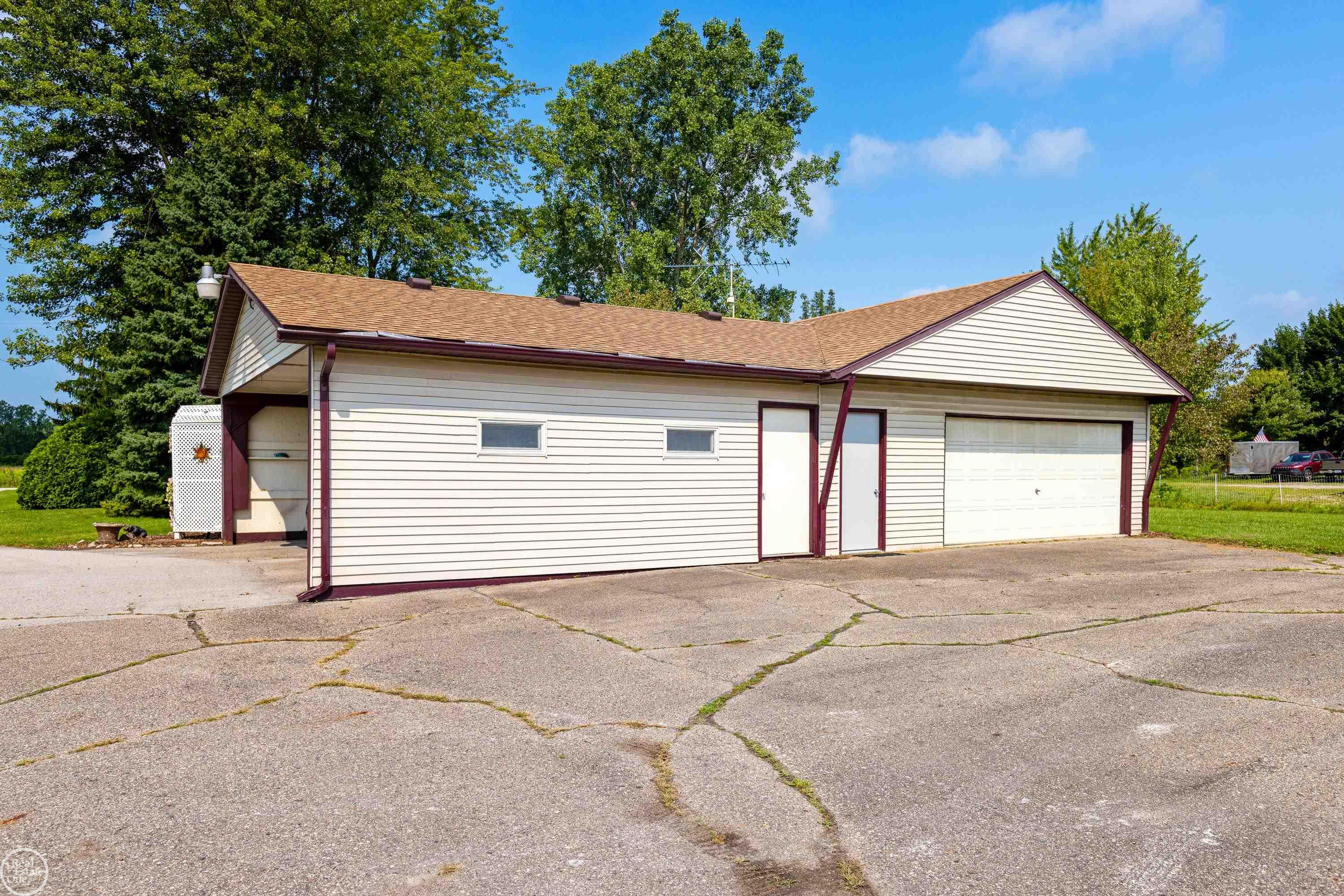 861 Hessen Road Columbus, MI 48063 - Photo 12 of 14