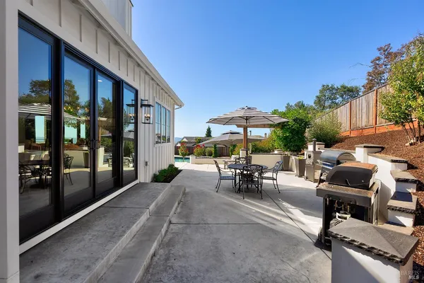 $2,100,000 | 3724 Stanhope Court, Santa Rosa, CA 95404