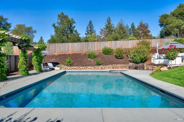 $2,100,000 | 3724 Stanhope Court, Santa Rosa, CA 95404