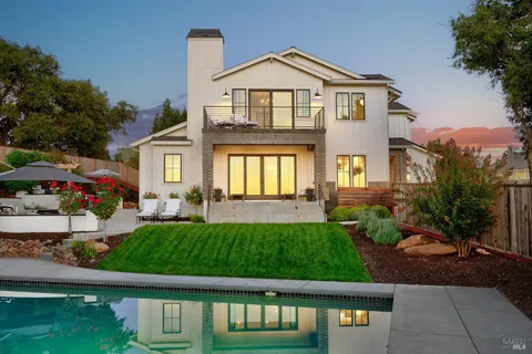 $2,100,000 | 3724 Stanhope Court, Santa Rosa, CA 95404