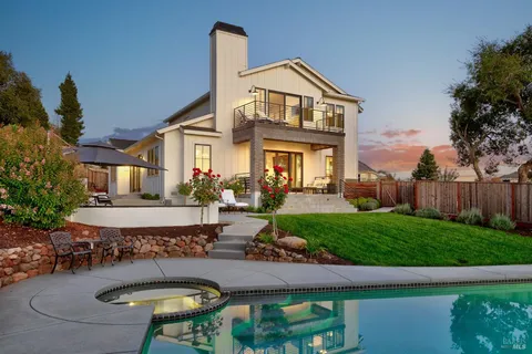 $2,100,000 | 3724 Stanhope Court, Santa Rosa, CA 95404