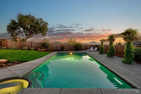 $2,100,000 | 3724 Stanhope Court, Santa Rosa, CA 95404