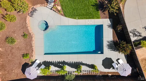 $2,100,000 | 3724 Stanhope Court, Santa Rosa, CA 95404