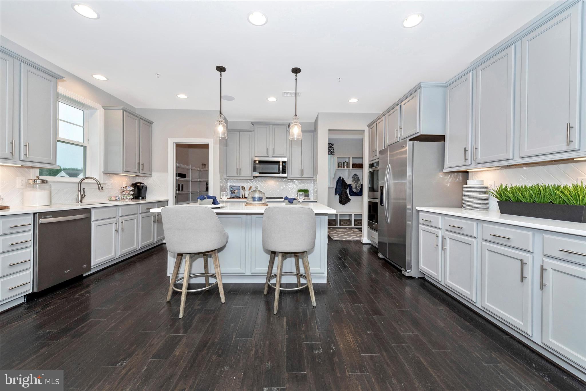 7122 Saddle Road New Market, MD 21774 - Photo 15 of 53 Kitchen with upgraded Cabinetry