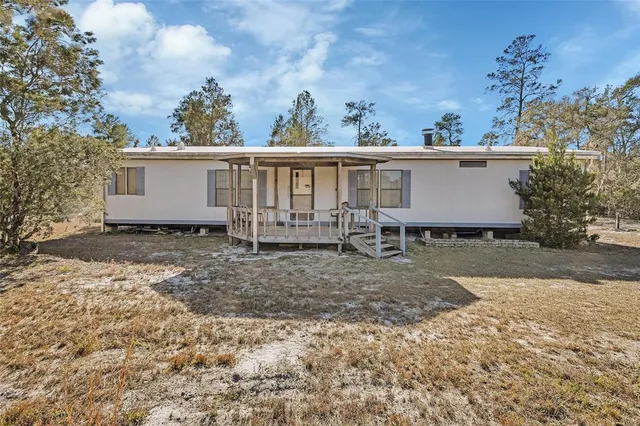 $325,000 | 27130 Fishermans Road, Paisley, FL 32767