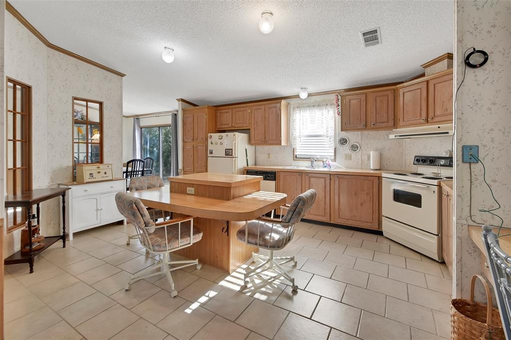 27130 Fishermans Road Paisley, FL 32767 - Photo 13 of 52