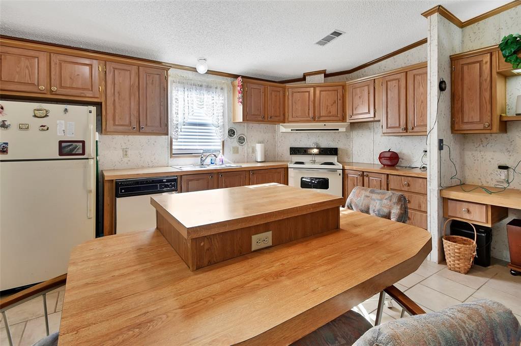 27130 Fishermans Road Paisley, FL 32767 - Photo 16 of 52