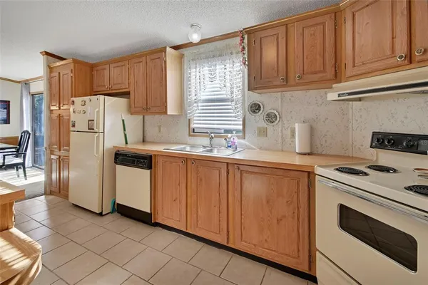 $315,000 | 27130 Fishermans Road, Paisley, FL 32767