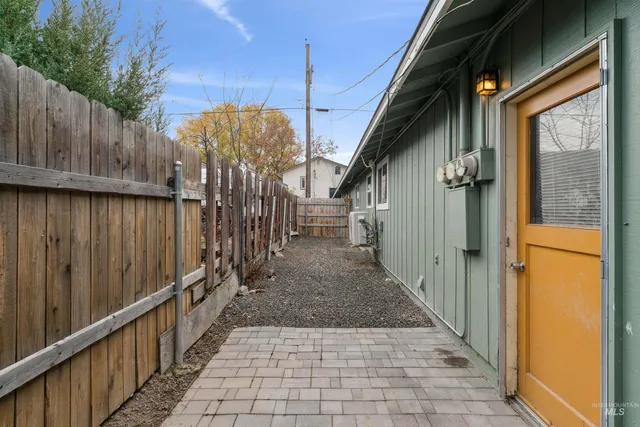 $837,000 | 2105 Airport Avenue, Caldwell, ID 83605