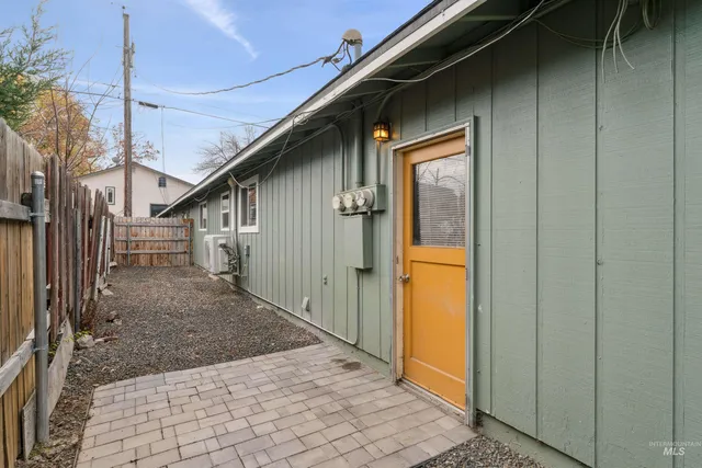 $837,000 | 2105 Airport Avenue, Caldwell, ID 83605