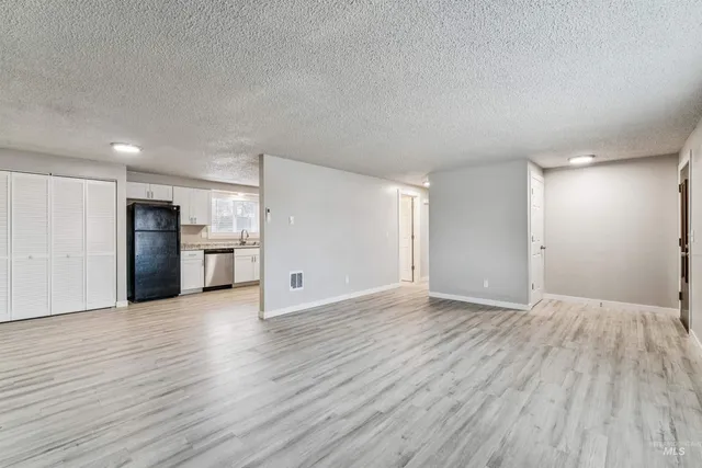 $837,000 | 2105 Airport Avenue, Caldwell, ID 83605