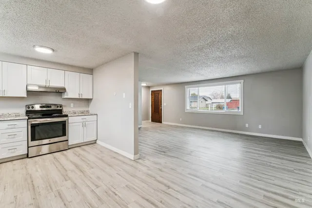 $837,000 | 2105 Airport Avenue, Caldwell, ID 83605