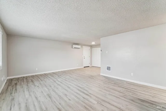 $837,000 | 2105 Airport Avenue, Caldwell, ID 83605