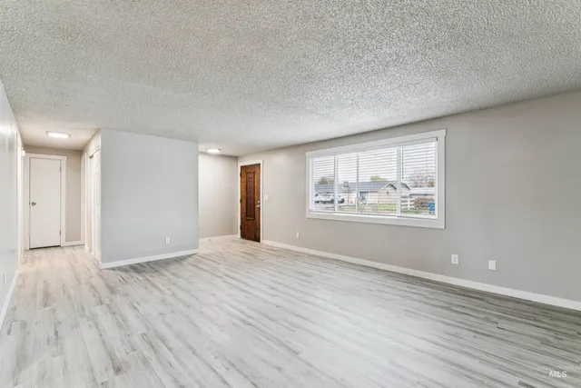 $837,000 | 2105 Airport Avenue, Caldwell, ID 83605