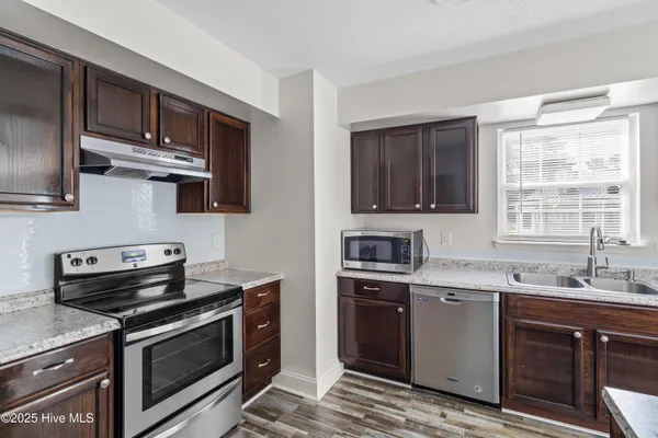 $1,550 | 211 Dennis Road, Jacksonville, NC 28546