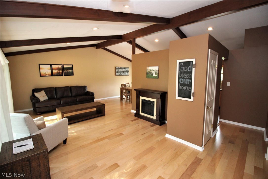8289 Springview Road Northfield, OH 44067 - Photo 4 of 14 Gallery Image 4
