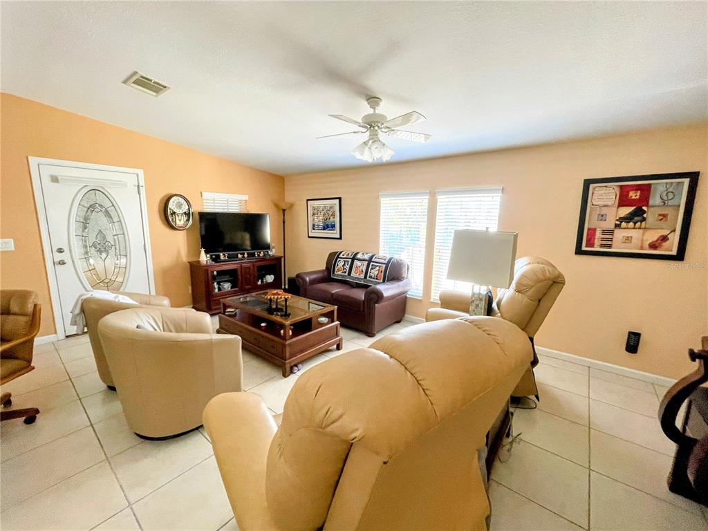 704 Carefree Street Venice, FL 34285 - Photo 4 of 29