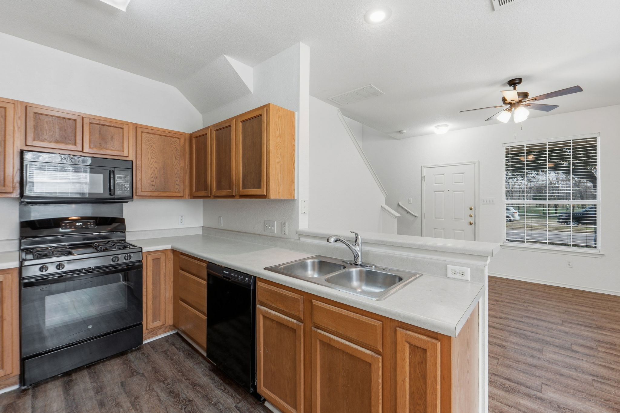 14512 Harris Ridge Boulevard, Unit A Pflugerville, TX 78660 - Photo 7 of 28