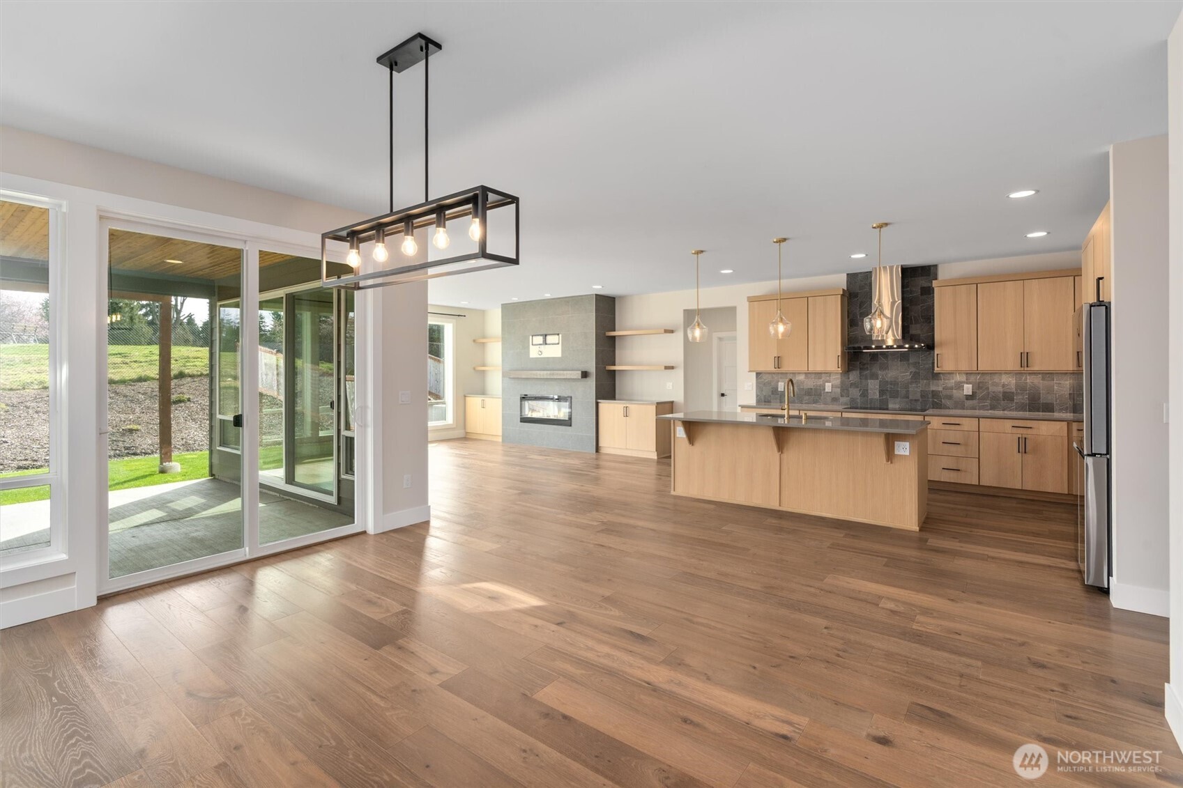 421 Rockefeller Avenue Everett, WA 98201 - Photo 11 of 40