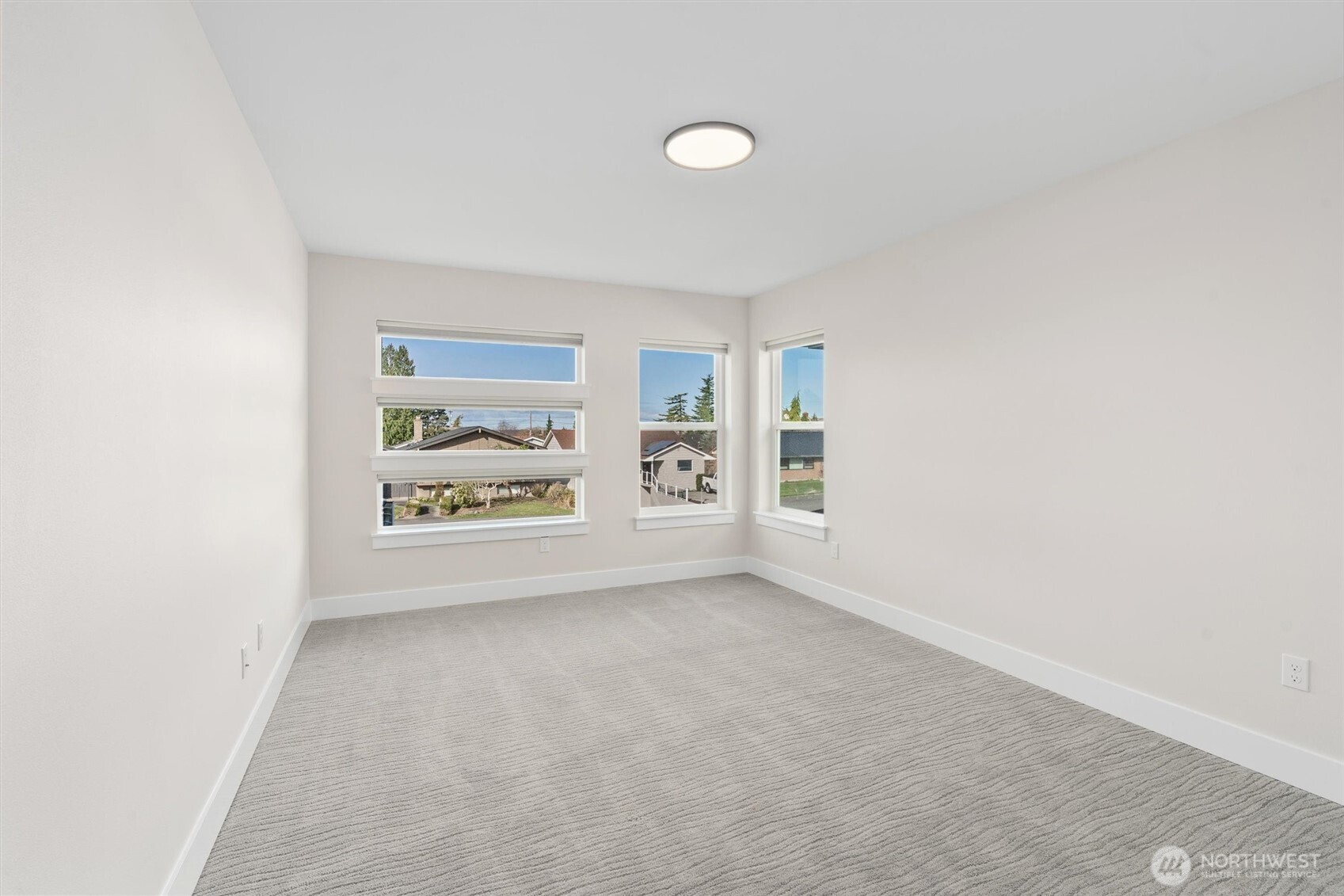 421 Rockefeller Avenue Everett, WA 98201 - Photo 20 of 40 a view of an empty room with a window