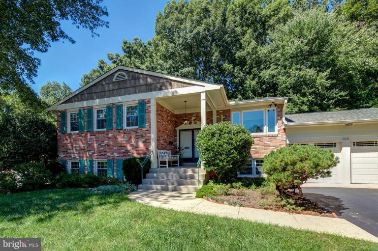 6016 Commack Court Springfield, VA 22152 - Photo 1 of 27 Exterior (Front)