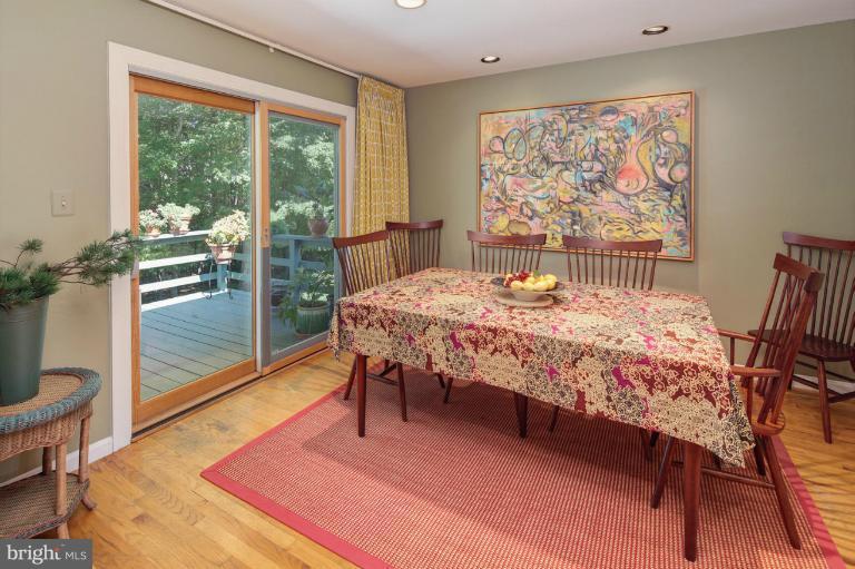 6016 Commack Court Springfield, VA 22152 - Photo 5 of 27 Dining Room